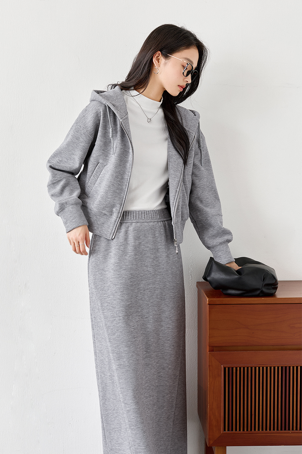 Fashionable loose hooded suit