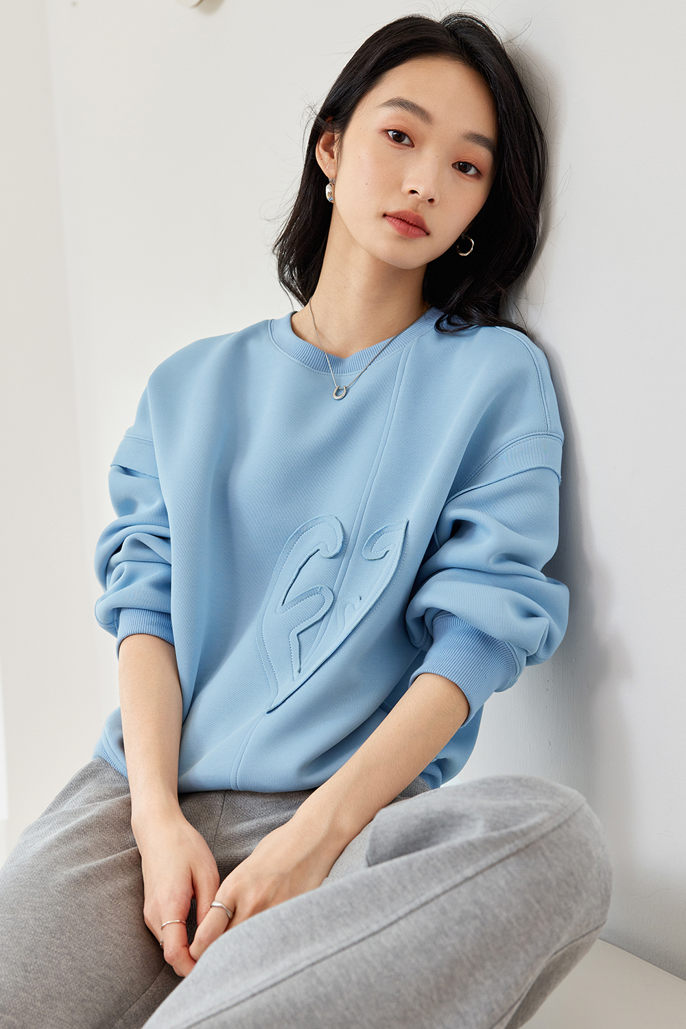 Heart Patch Embroidery Sweatshirt