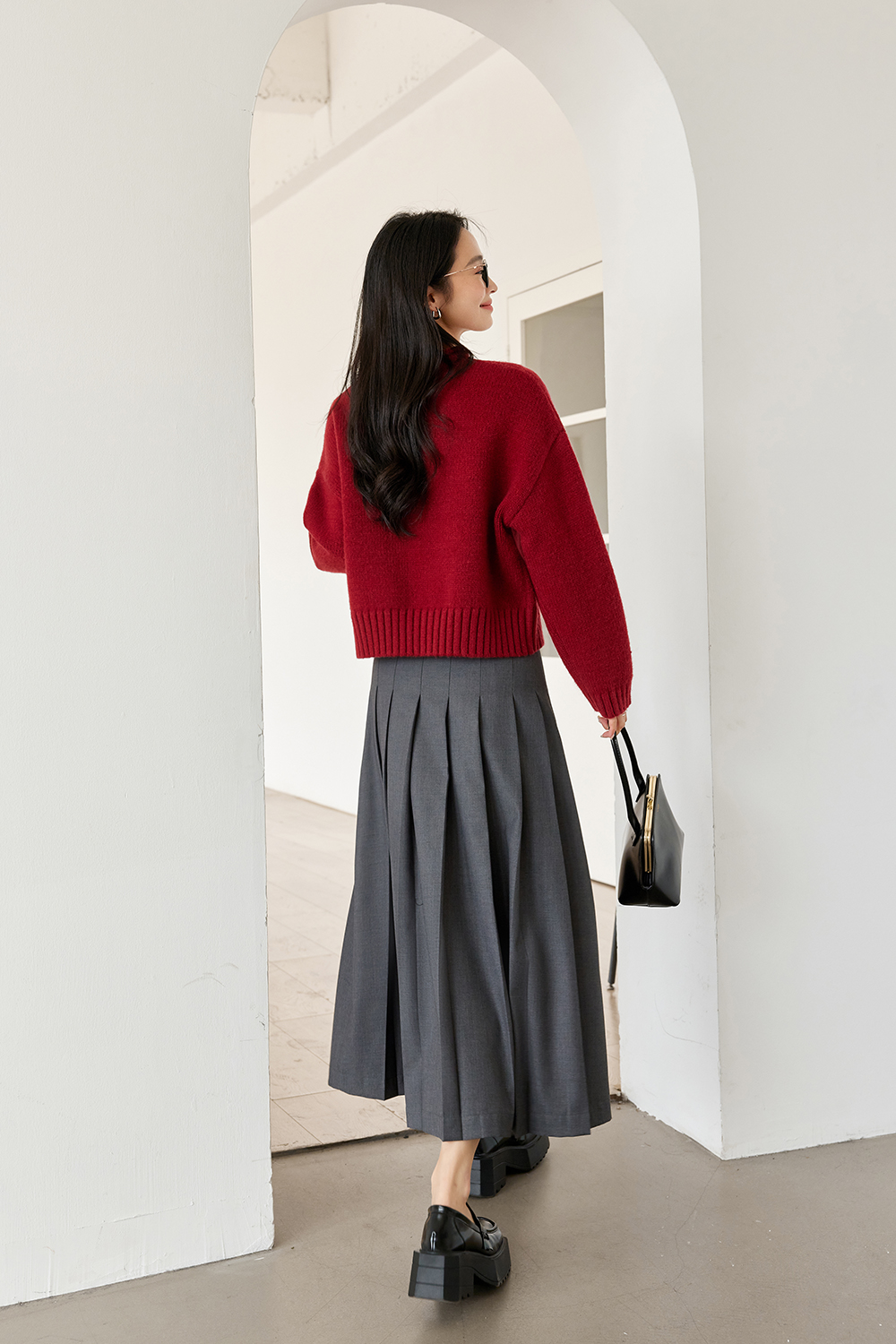 Rolled Hem Semi-High Neck Knitted Sweater-VIMLYSTORE