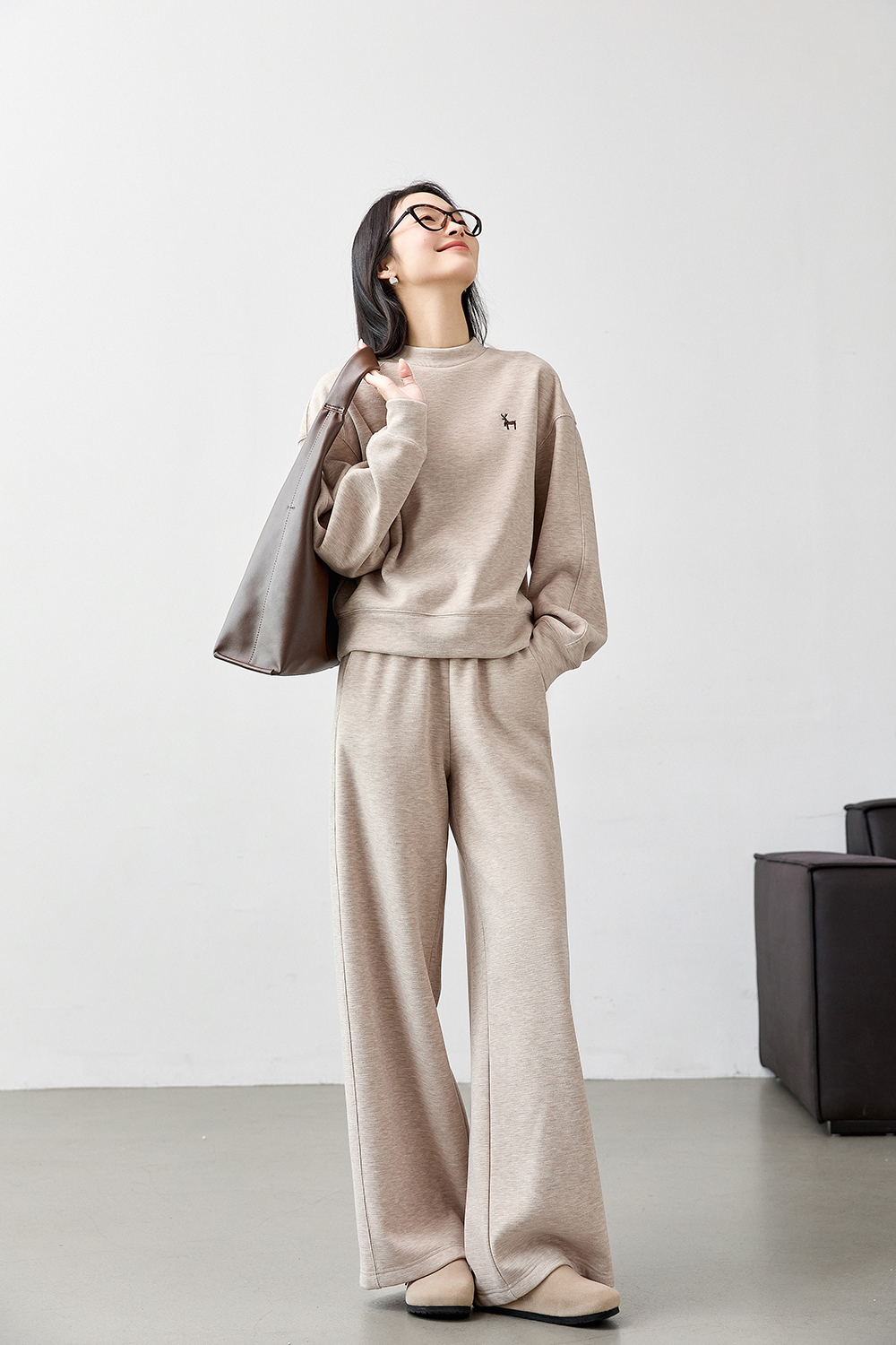 Deer embroidered sweatshirt suit