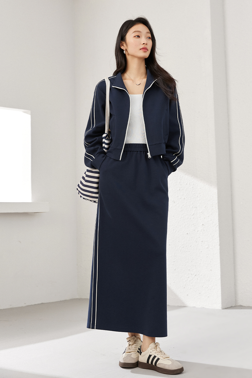 Collegiate Style Contrast Suit-VIMLYSTORE