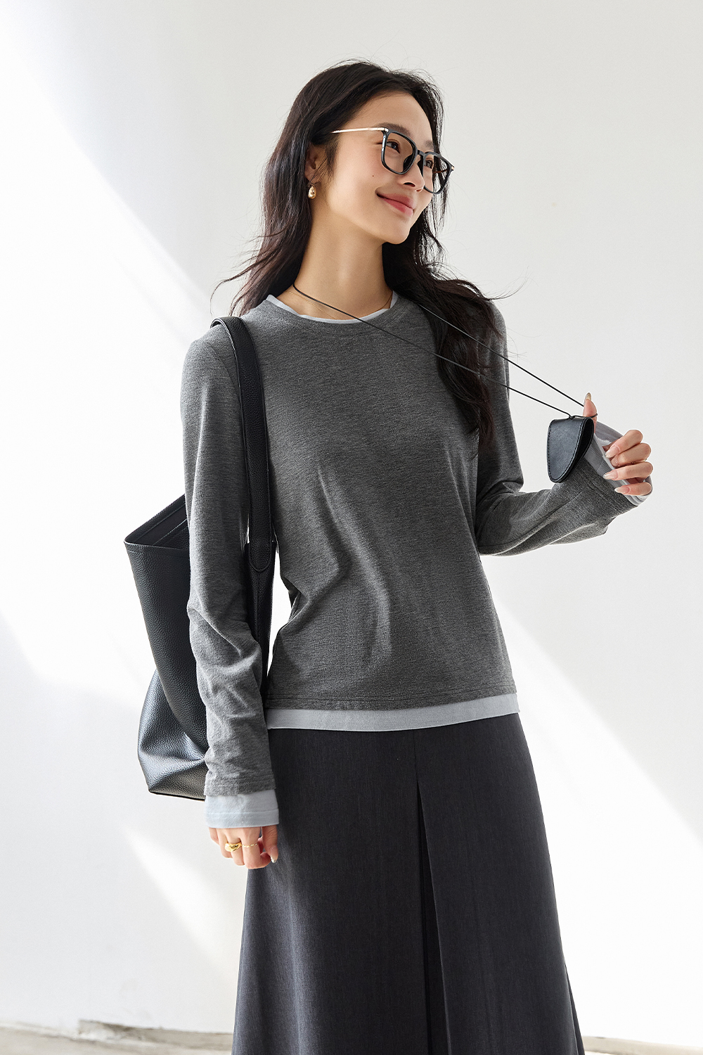 Contrast Color Round Neck T-Shirt-VIMLYSTORE