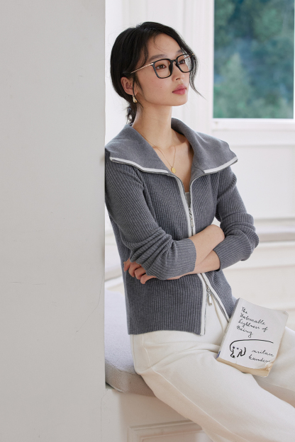 Minimal Contrast Color Knit Cardigan