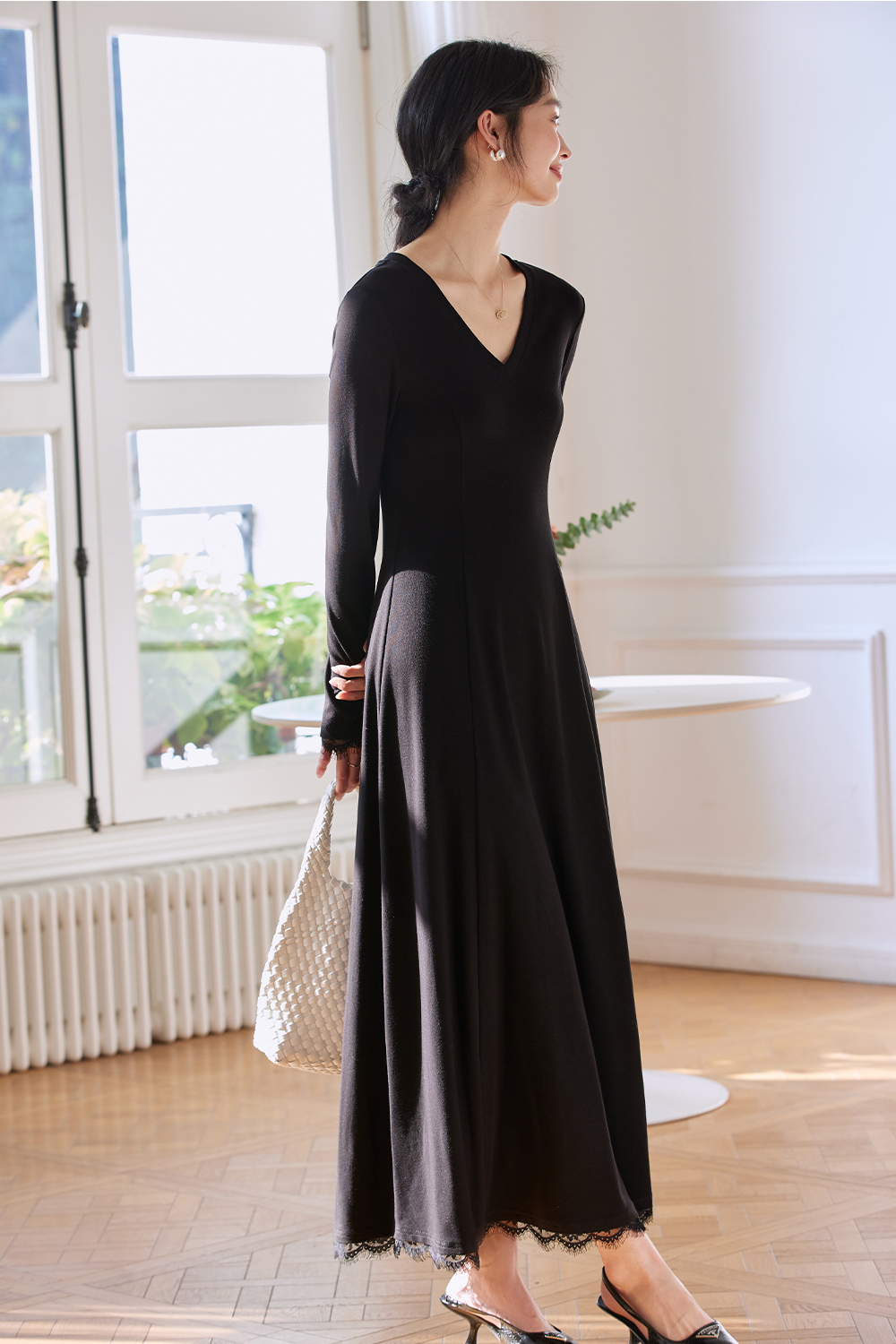 Elegant Black Lace Hem Dress