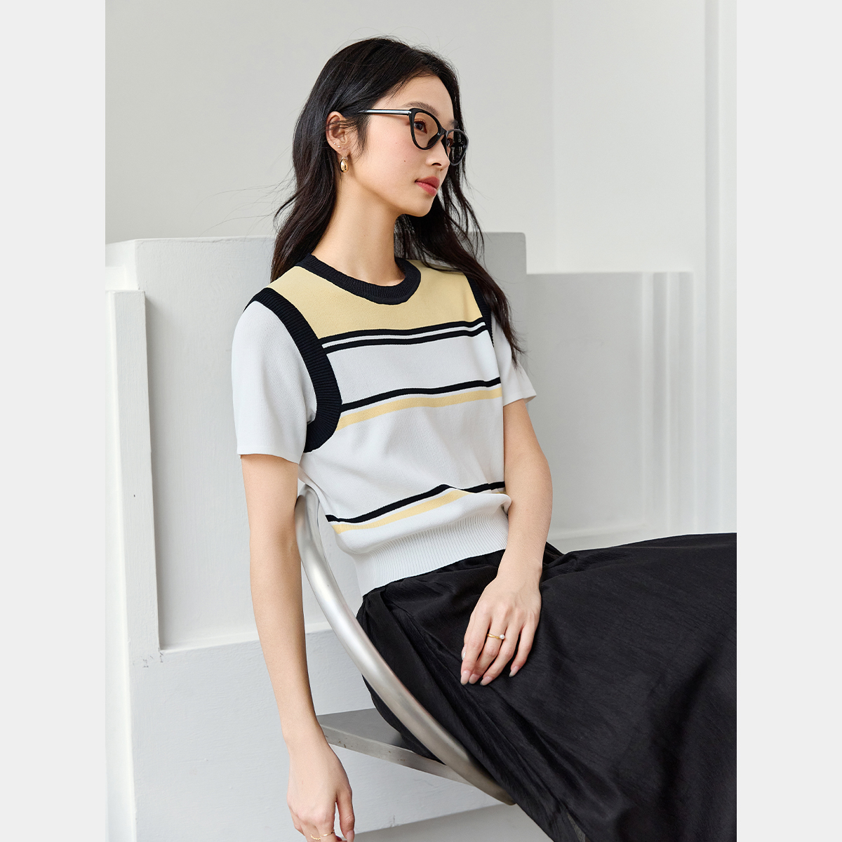 Contrast Striped Round Neck Sweater