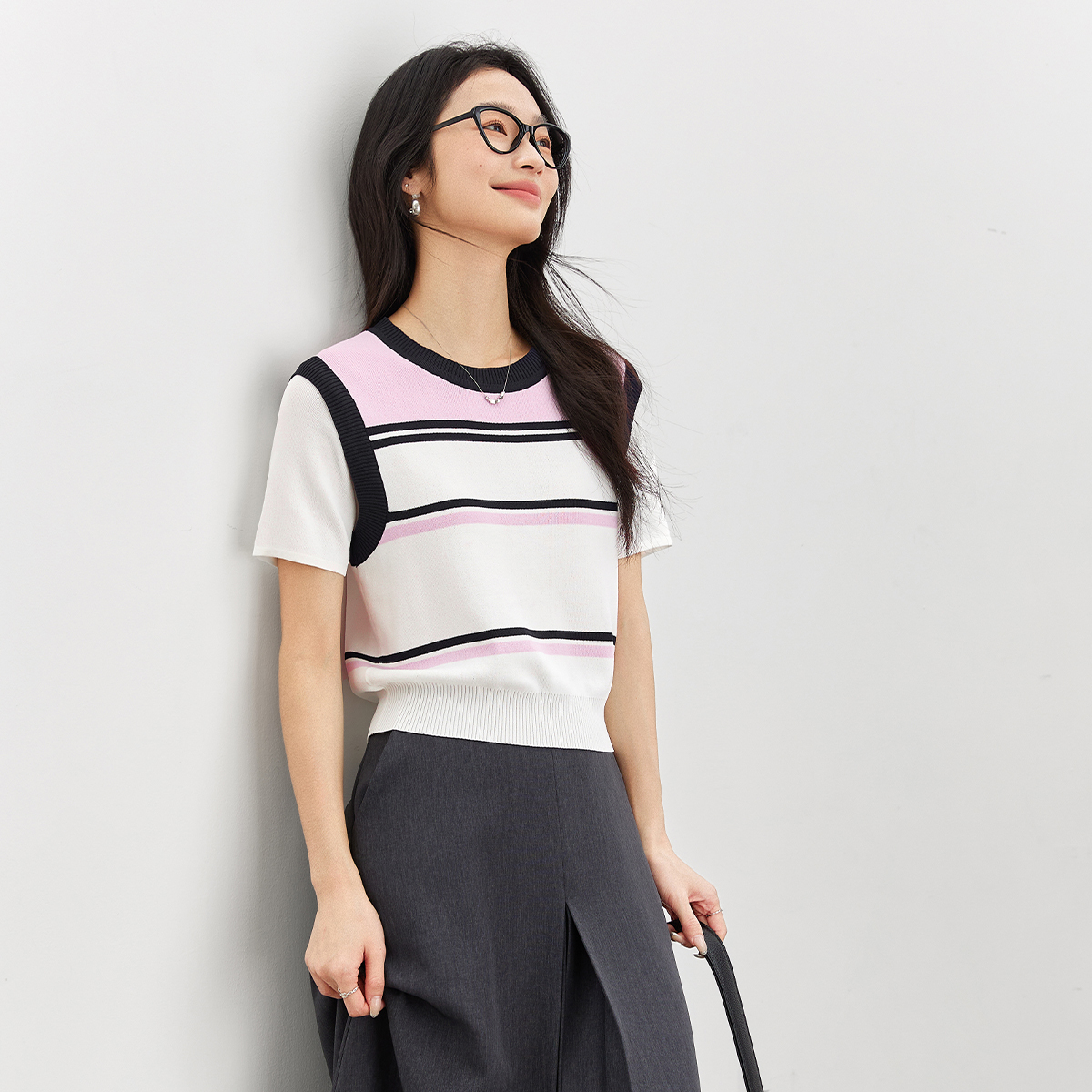 Contrast Striped Round Neck Sweater