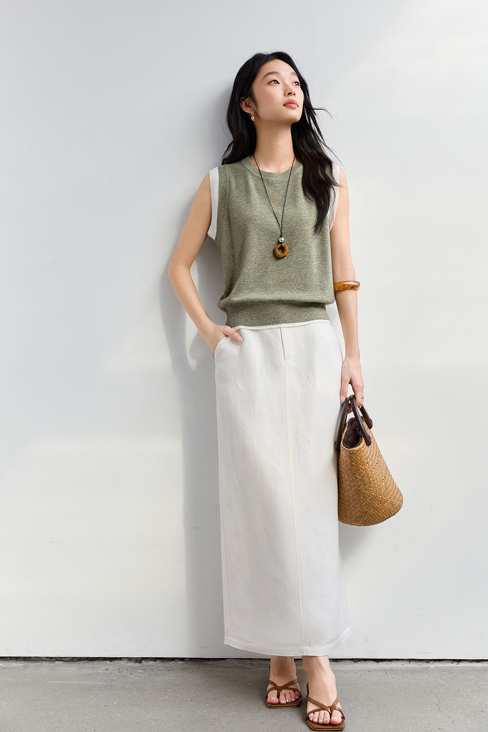 Round Neck Sleeveless Loose Knit Sweater