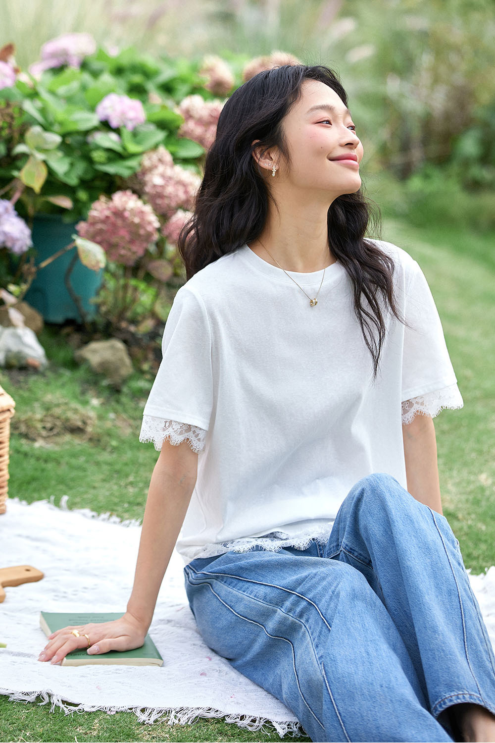 Lace Patchwork Round Neck T-Shirt