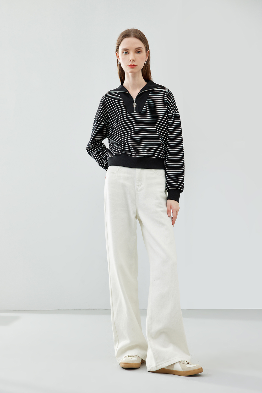 Fashionable Striped sweatshirt