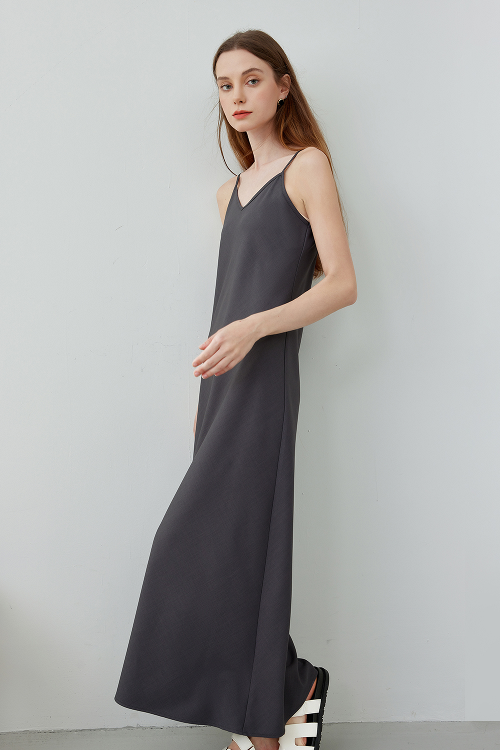 Elegant V-neck suspender dress-VIMLYSTORE