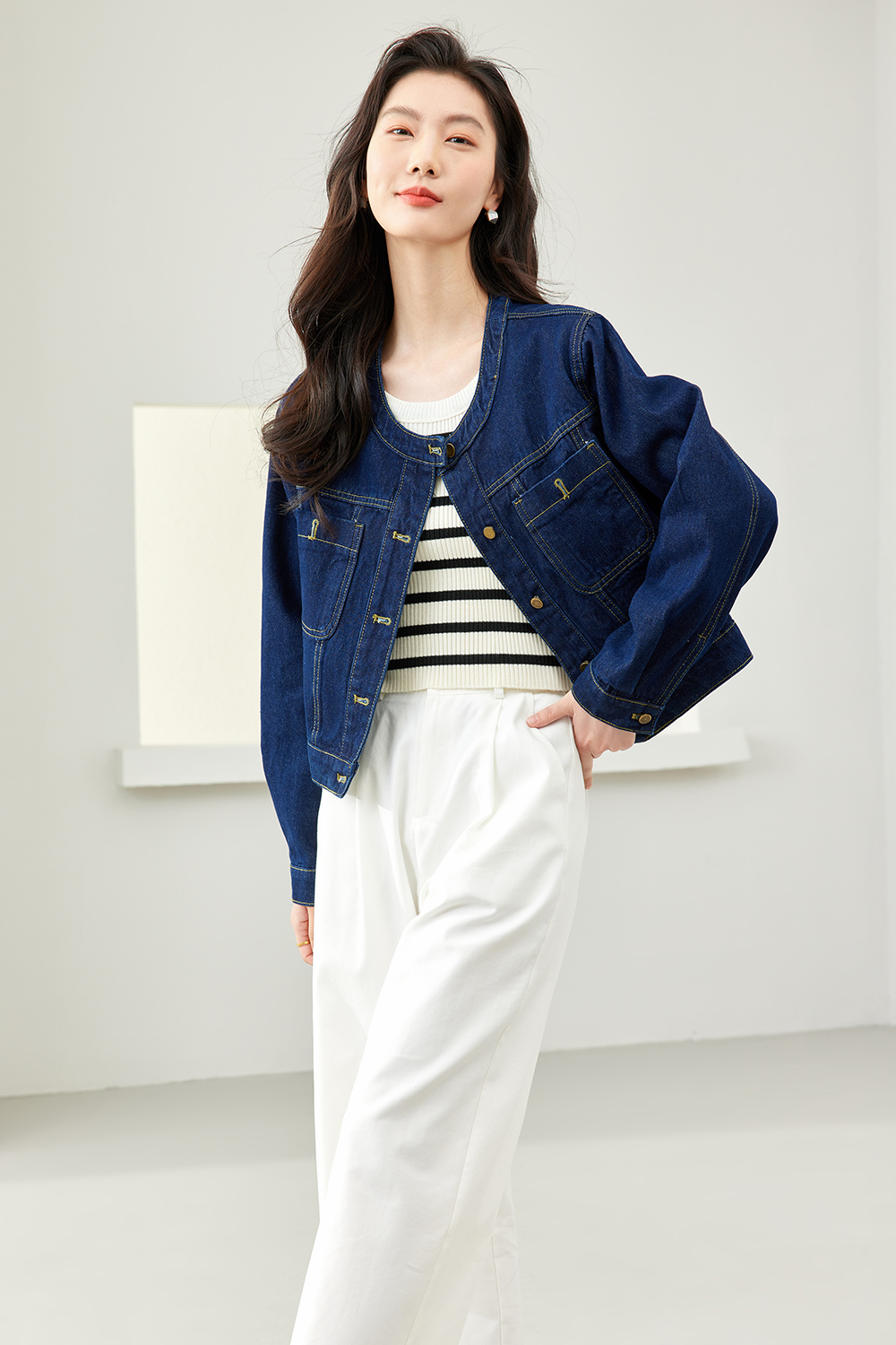 Round Neck Denim Short Jacket