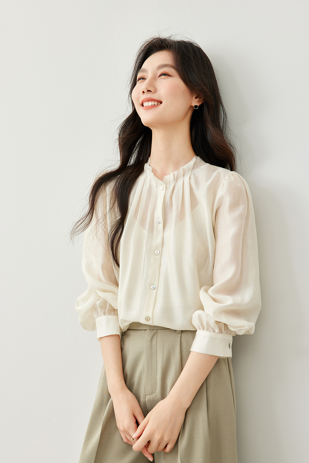 Round Collar Bud Tencel Shirt
