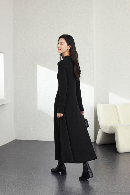 Inner waist-cinched knitted dress