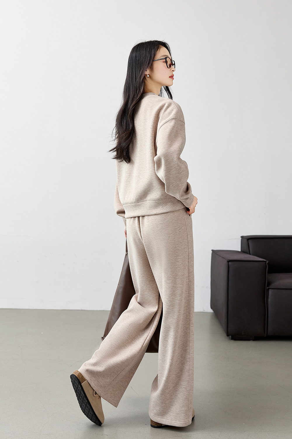 Deer embroidered sweatshirt suit