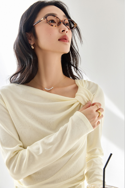 Simple Knotted Long-Sleeved T-Shirt