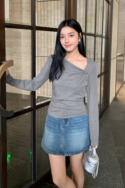 Simple Knotted Long-Sleeved T-Shirt