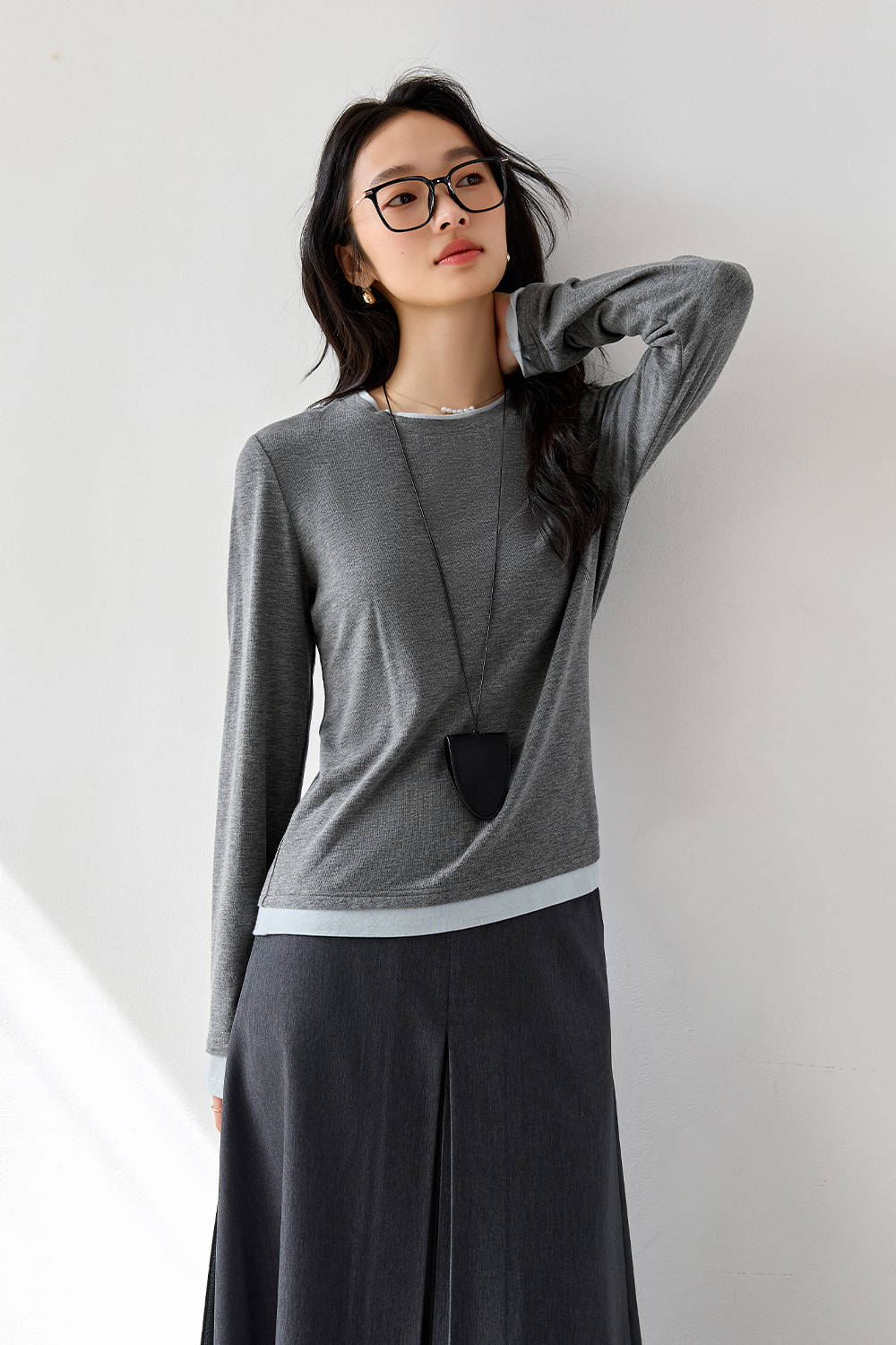 Contrast Color Round Neck T-Shirt-VIMLYSTORE