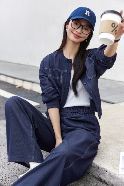 Contrasting Exposed Stitch Knitted Suit