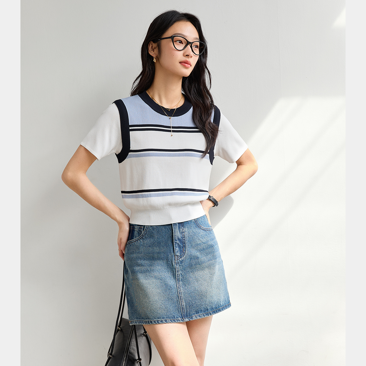 Contrast Striped Round Neck Sweater