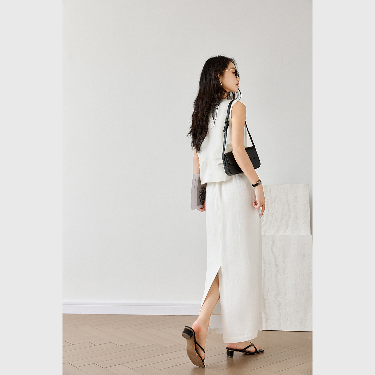 Exquisite Simple Suit