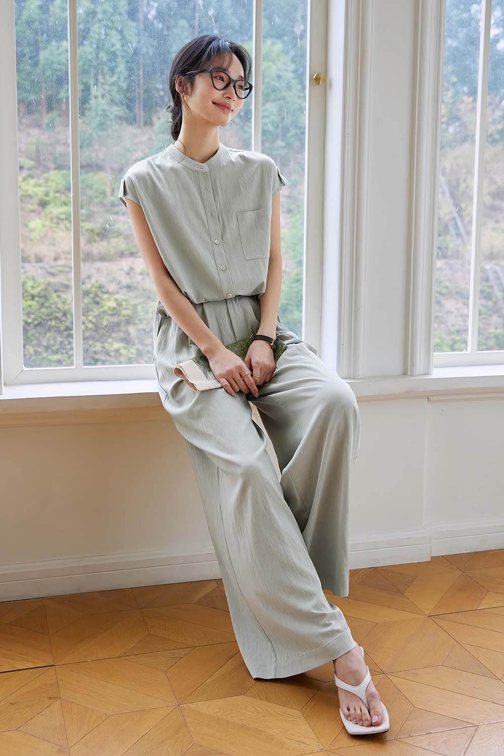 Comfortable Sleeveless Commuter Suit