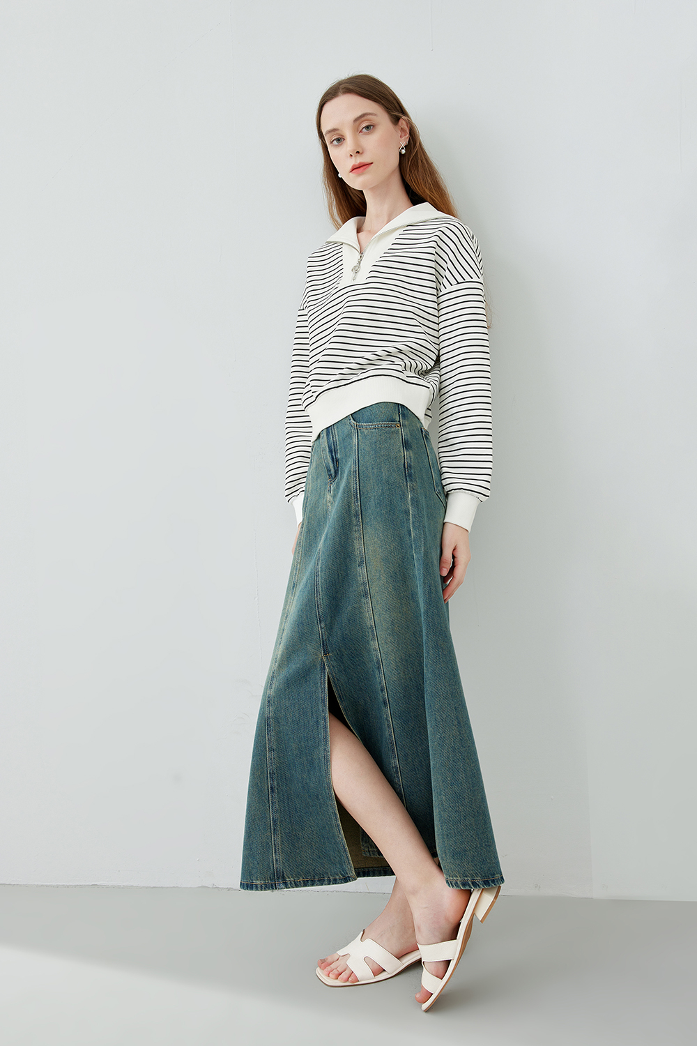 Fashionable Striped sweatshirt -