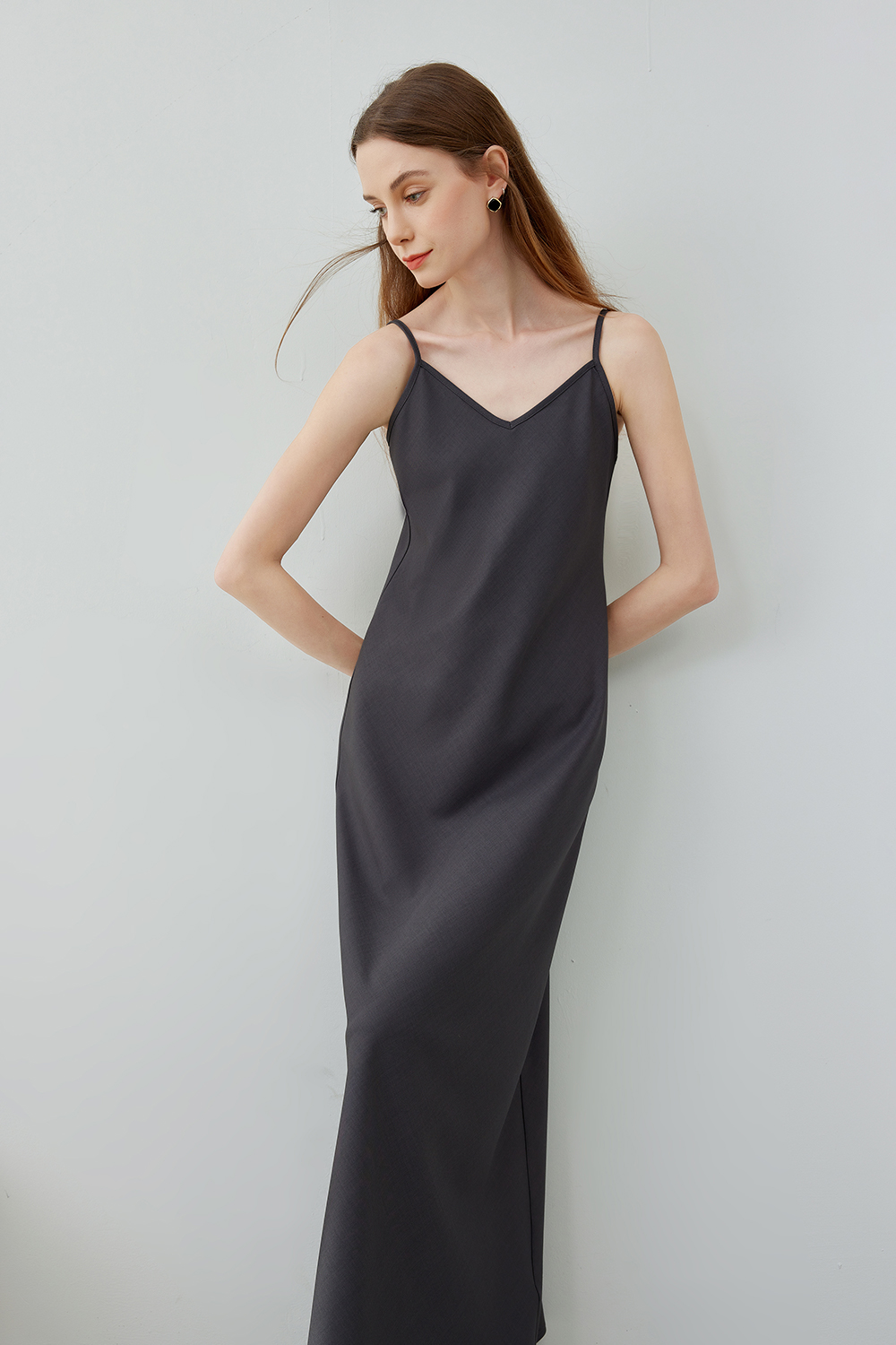 Elegant V-neck suspender dress-VIMLYSTORE