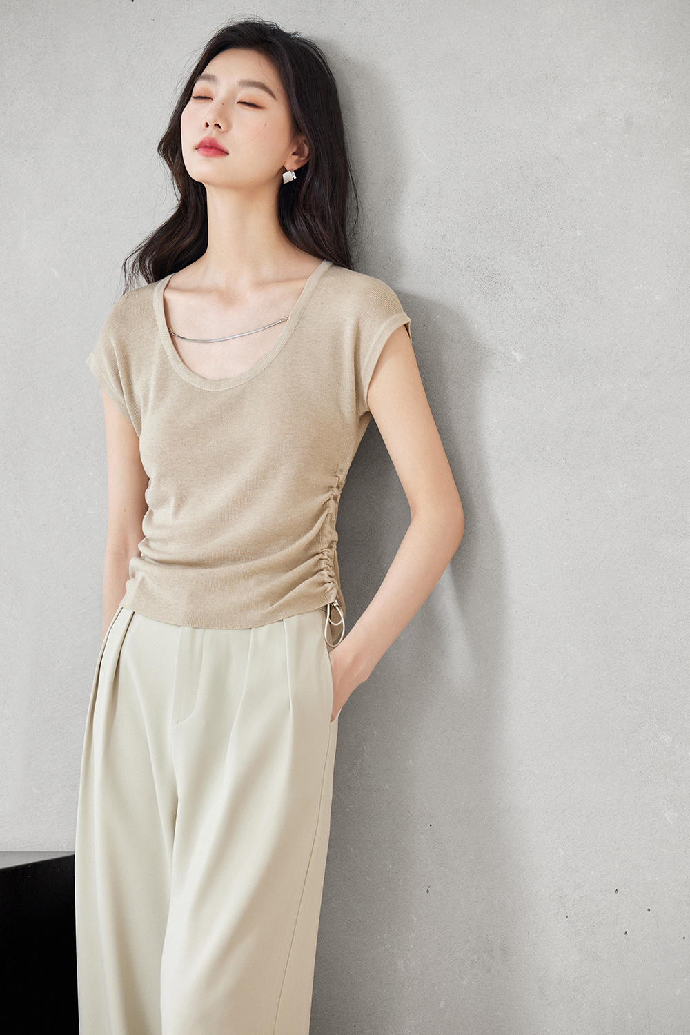 U-Neck Sleeveless Sweater