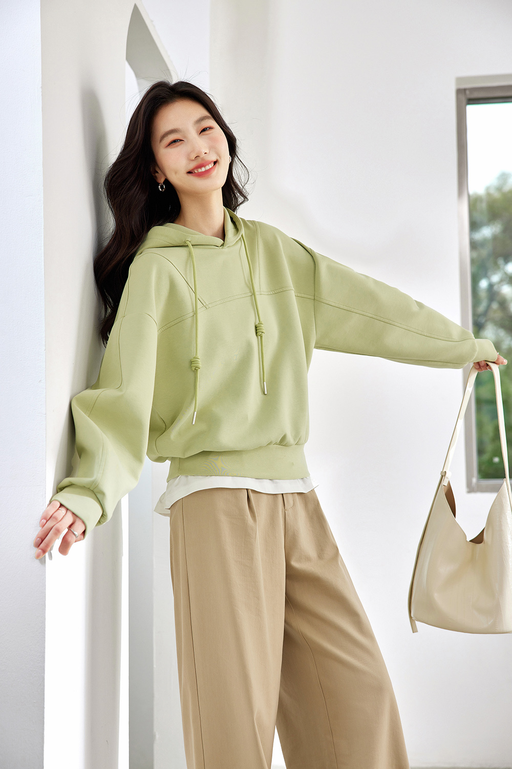 Fashionable Casual Silhouette Sweatshirt