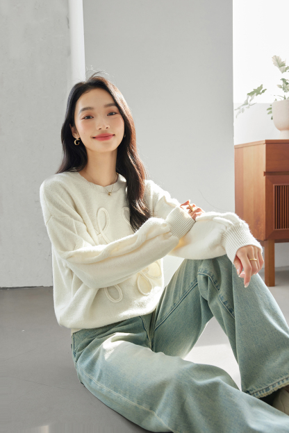 3D Line Design Sweater