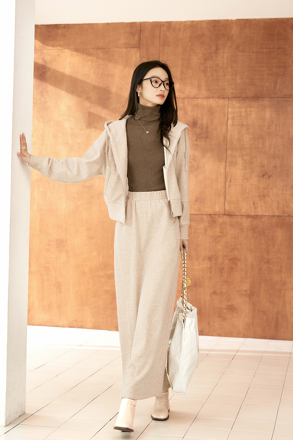 Fashionable loose hooded suit