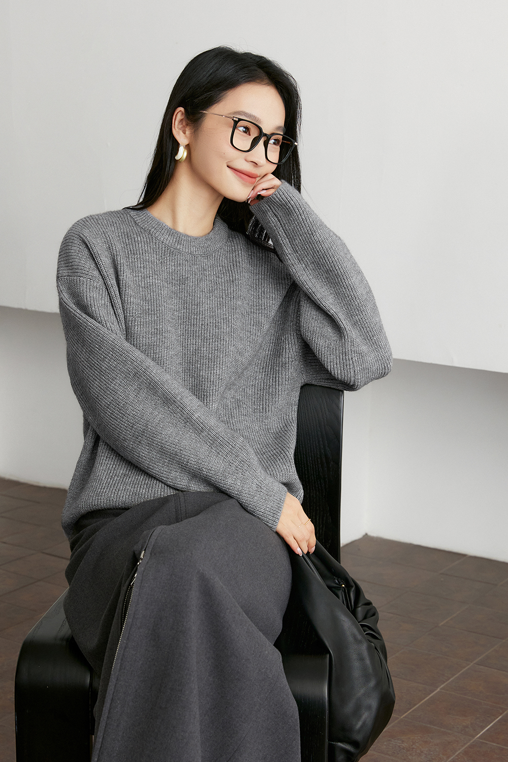 Minimalist gray round neck knitted sweater-VIMLYSTORE