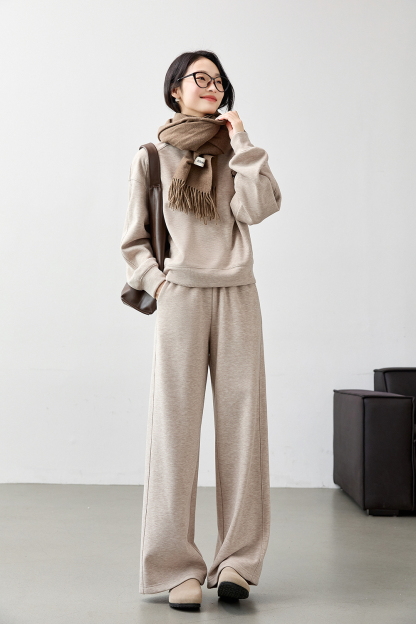Deer embroidered sweatshirt suit