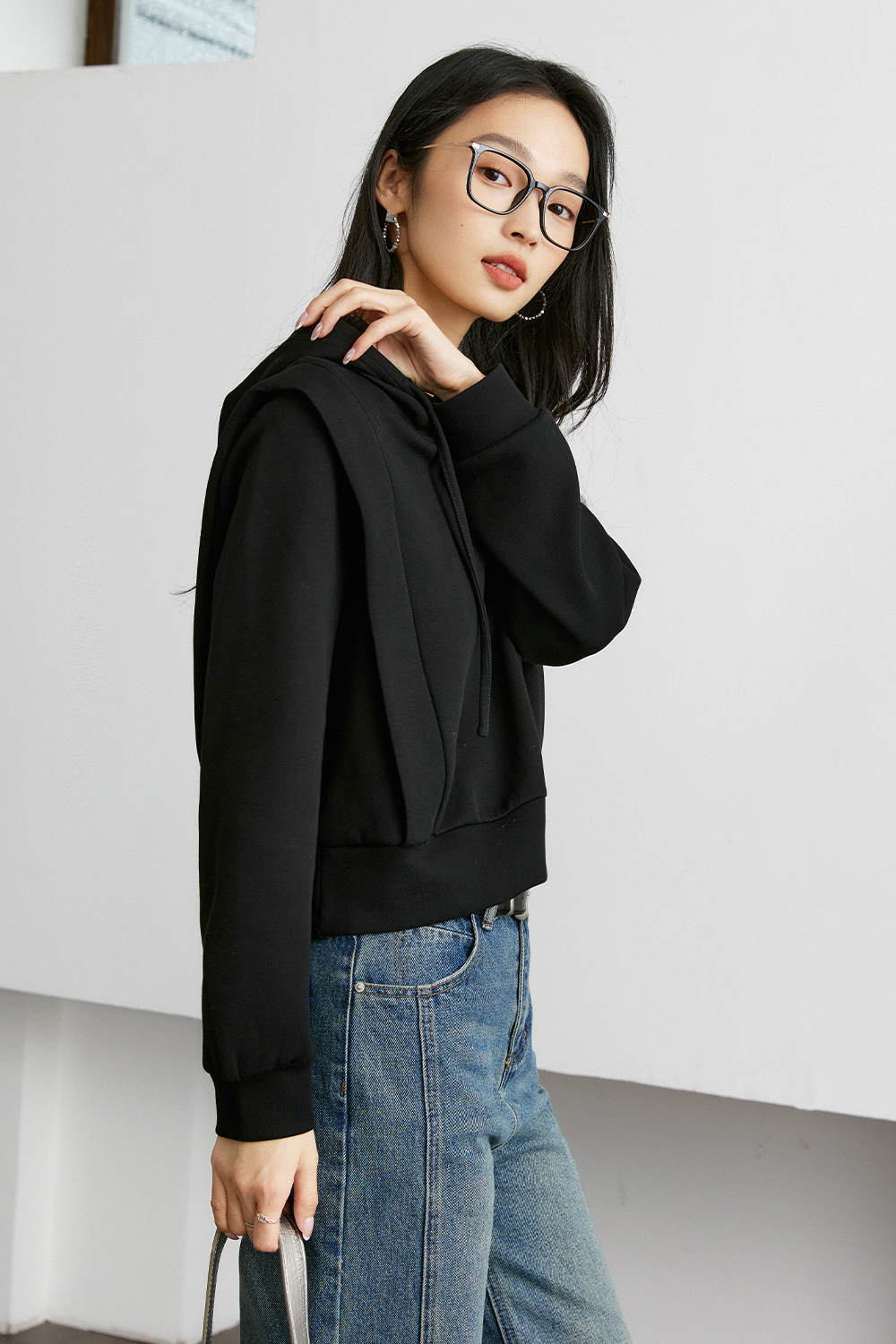 Versatile Commuter Hooded Sweatshirt
