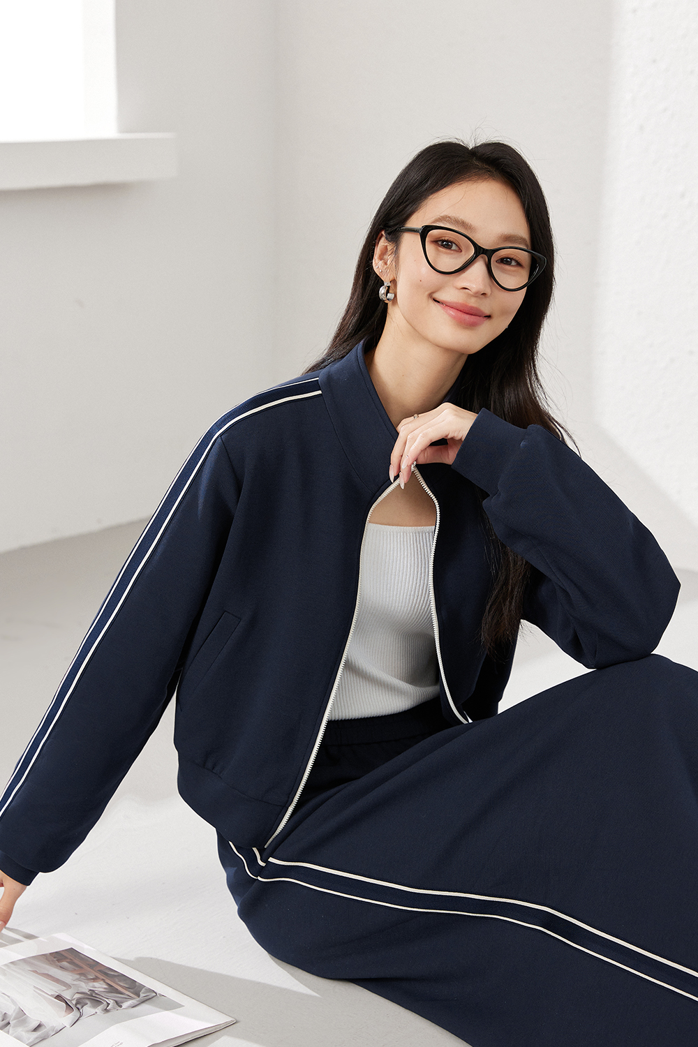 Collegiate Style Contrast Suit-VIMLYSTORE