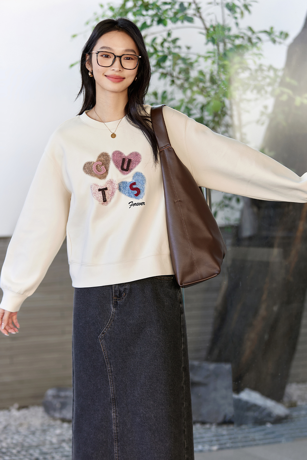 Embroidered Letter Sweatshirt-VIMLYSTORE