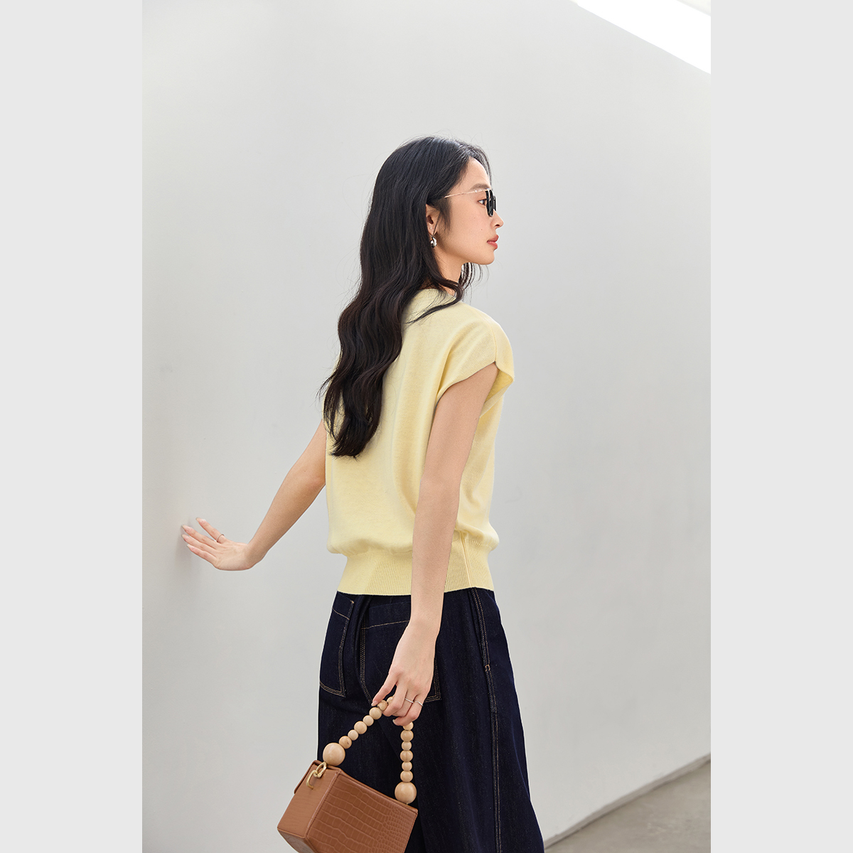 Sleeveless Round Neck Sweater