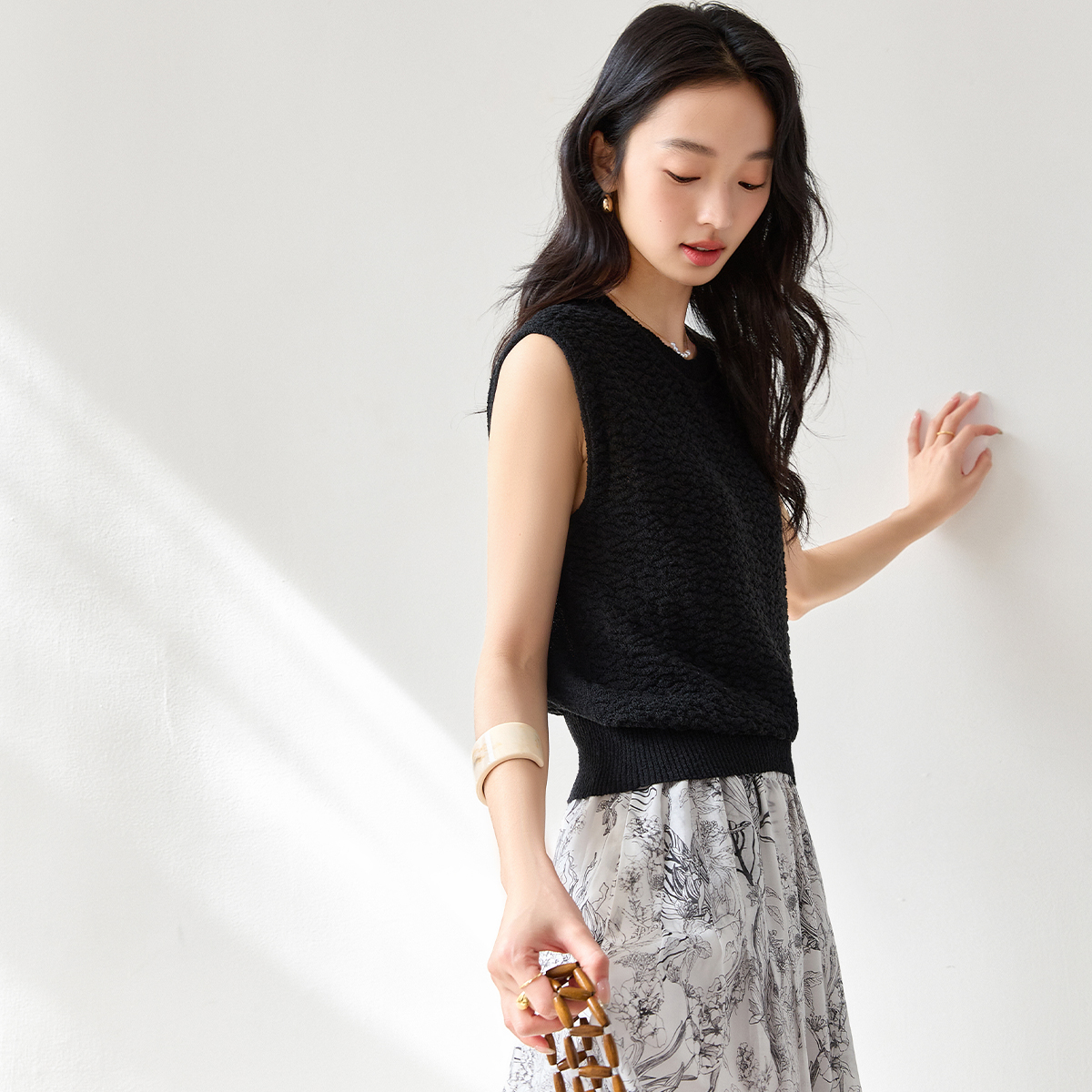 Textured Sleeveless Sweater-VIMLYSTORE