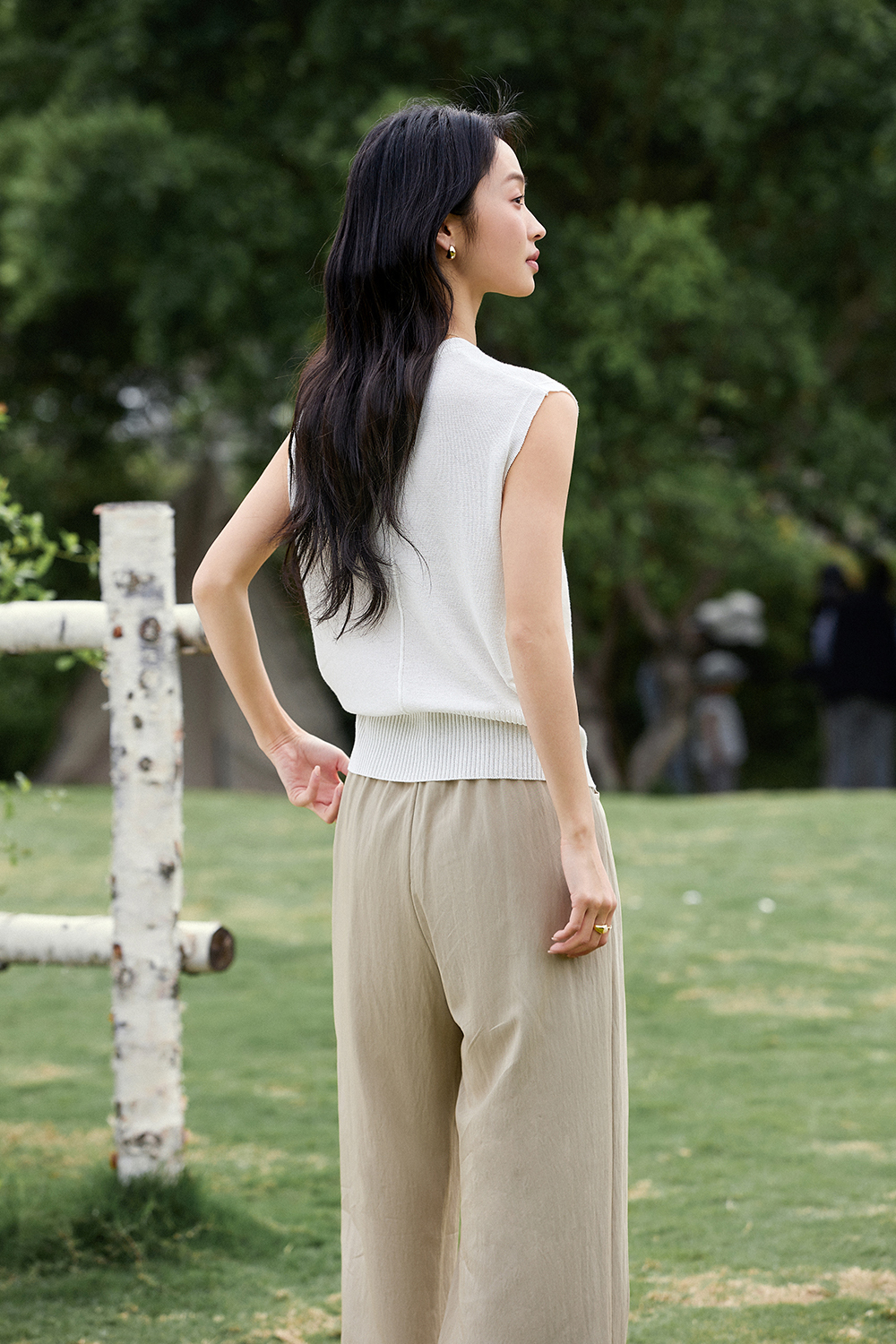 Round Neck High Elastic Sleeveless Sweater