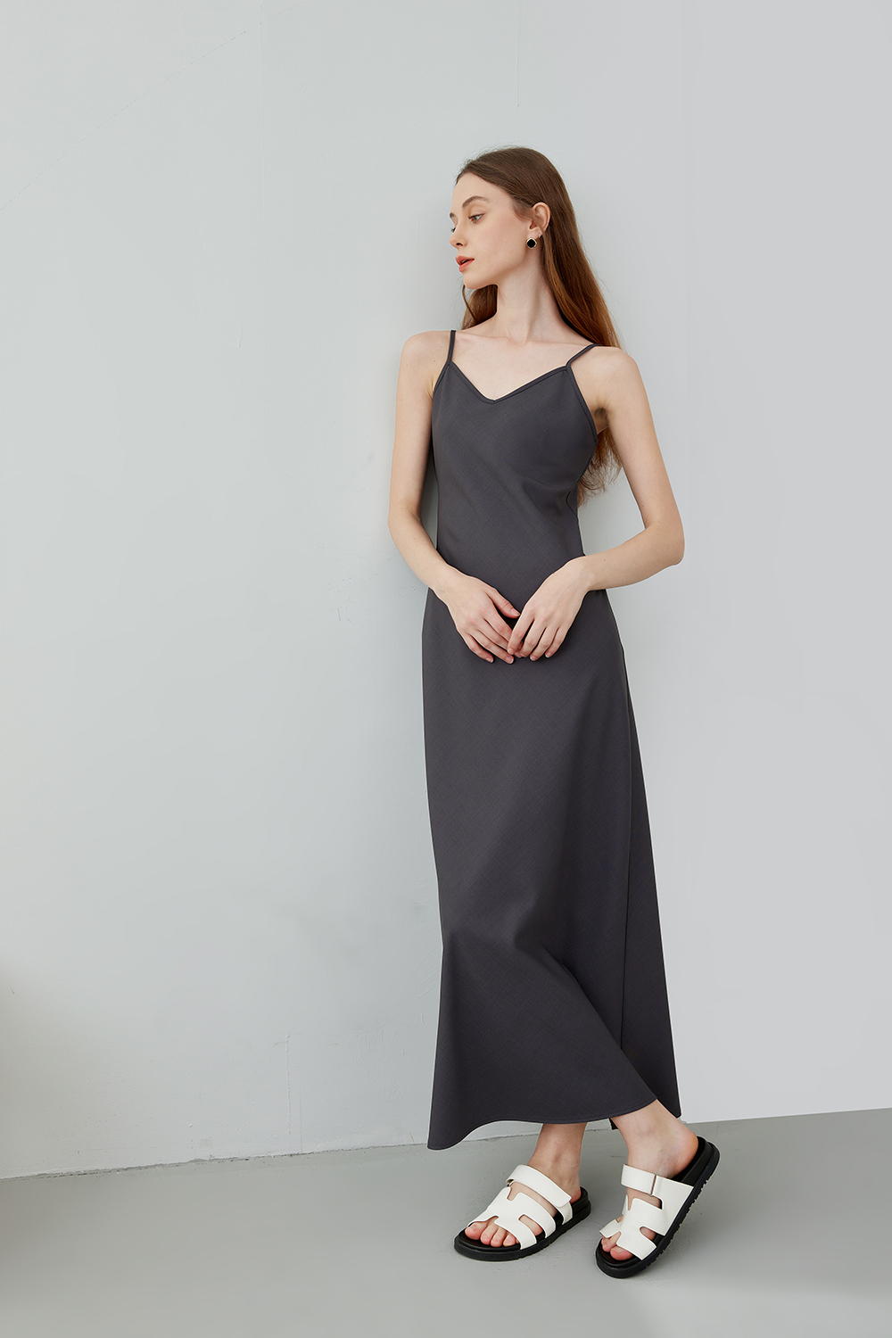 Elegant V-neck suspender dress-VIMLYSTORE