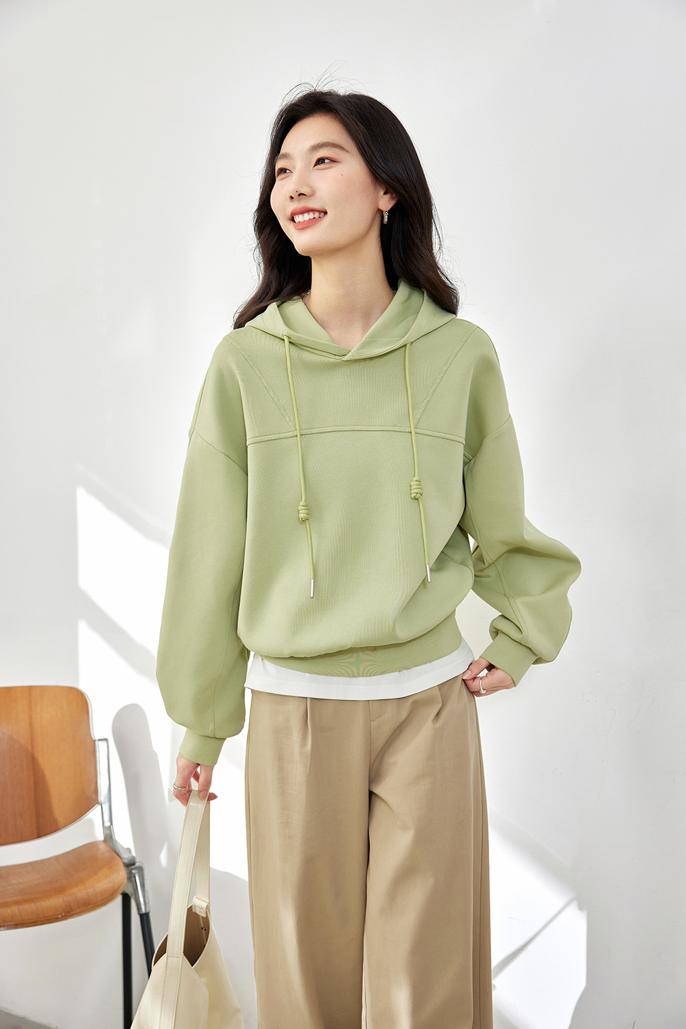 Fashionable Casual Silhouette Sweatshirt