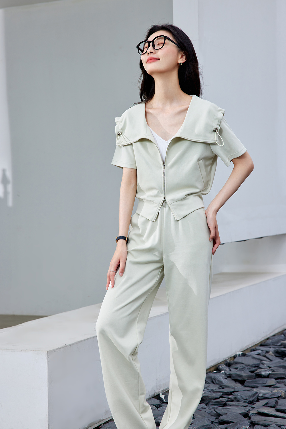 Fashionable Navy Collar Suit