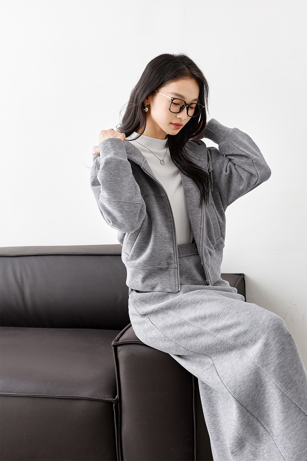 Fashionable loose hooded suit