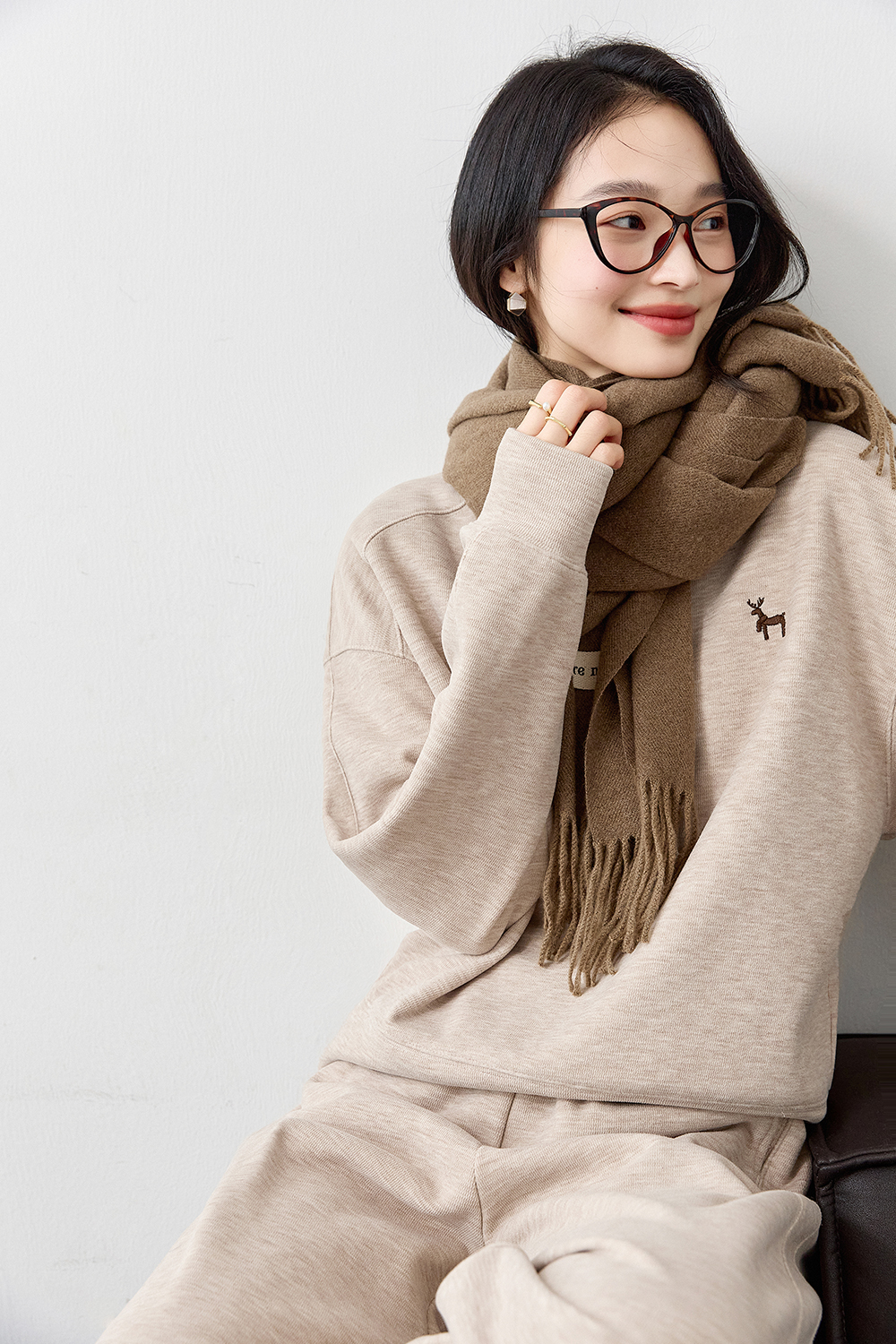 Deer embroidered sweatshirt suit