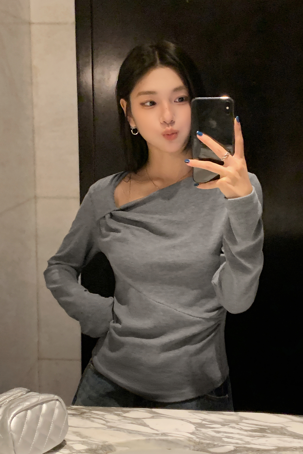Simple Knotted Long-Sleeved T-Shirt