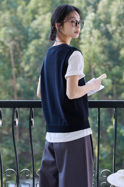 Simple Floral Knitwear