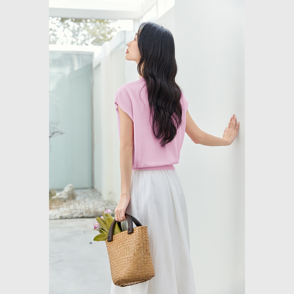 Sleeveless Round Neck Sweater