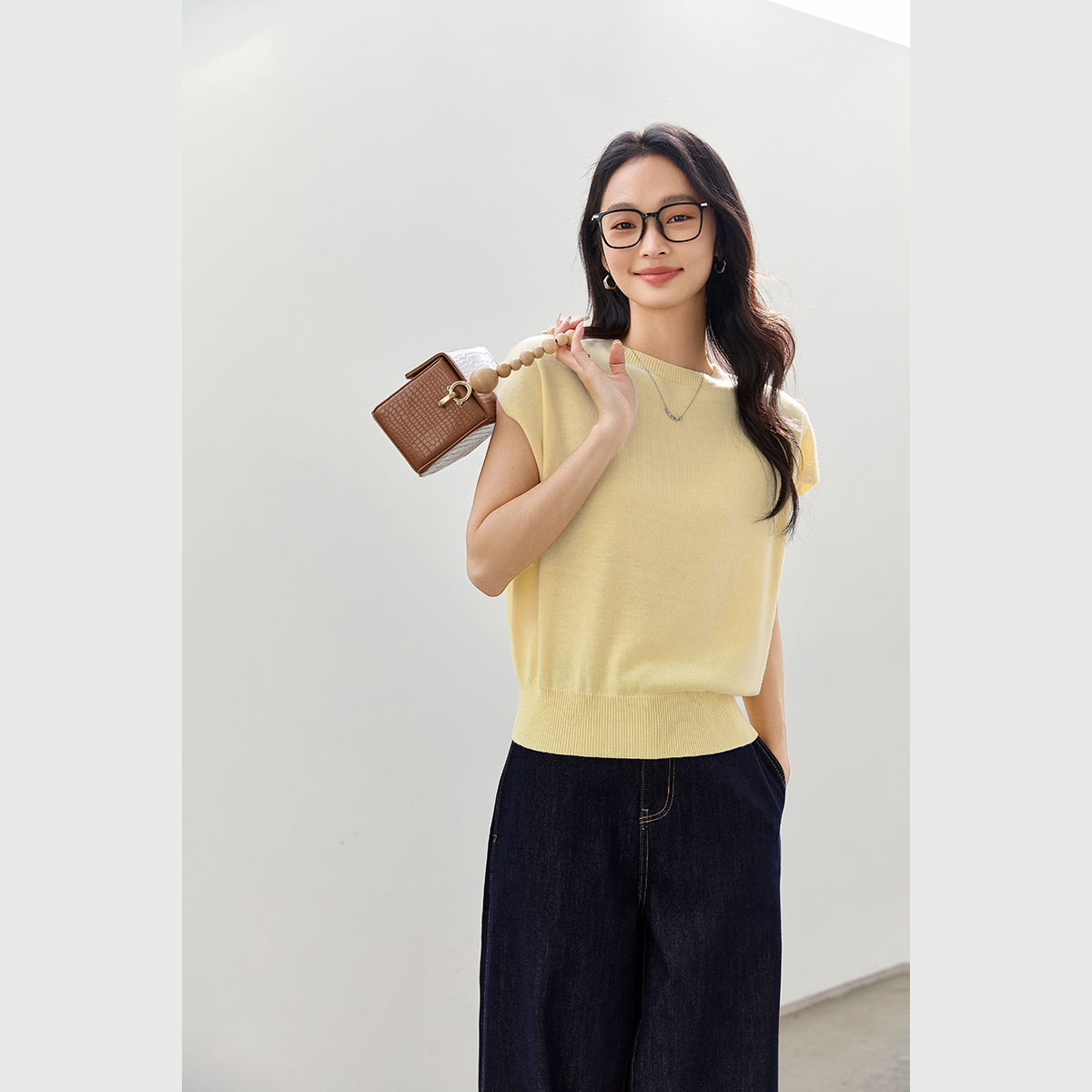 Sleeveless Round Neck Sweater