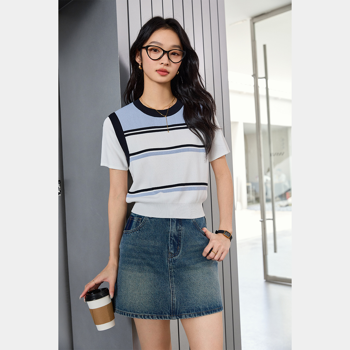 Contrast Striped Round Neck Sweater