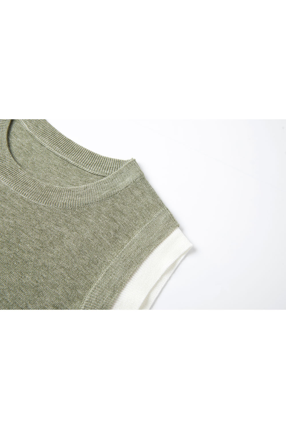 Round Neck Sleeveless Loose Knit Sweater